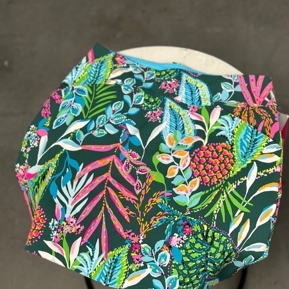 LILLY PULITZER
SKU#
003525 89920 2
STYLE NAME:
MONICA SKORT UPF 50+ - Picture 1 of 11